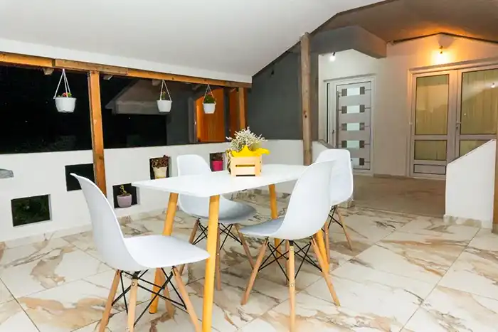 Cozy Modern Apartment